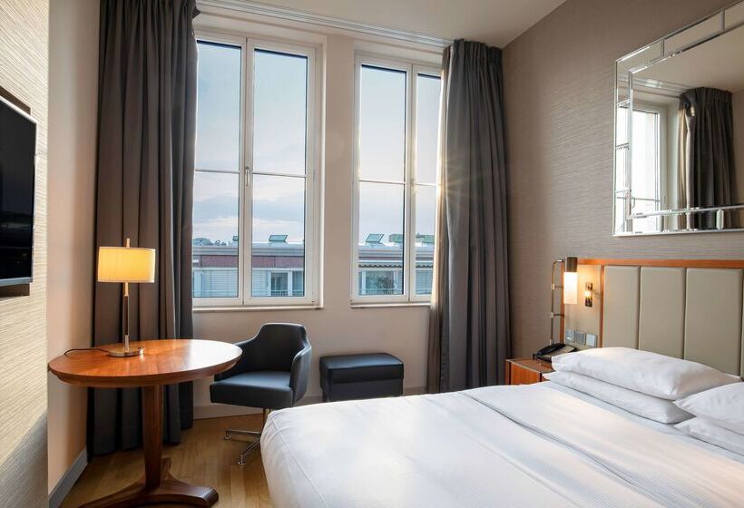 هتل Hilton Cologne