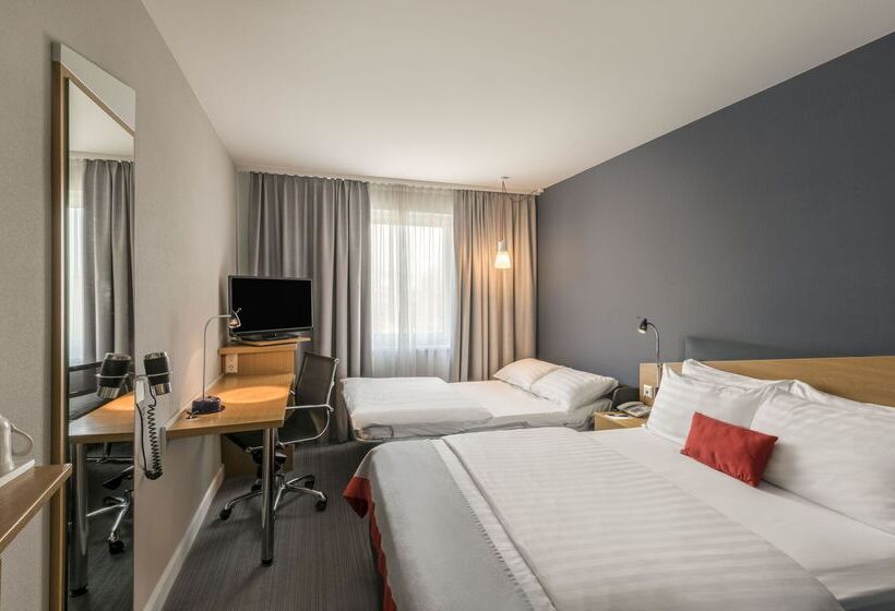 هتل Holiday Inn Express Cologne Muelheim, An Ihg