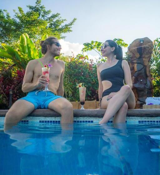 هتل Montana De Fuego All Inclusive