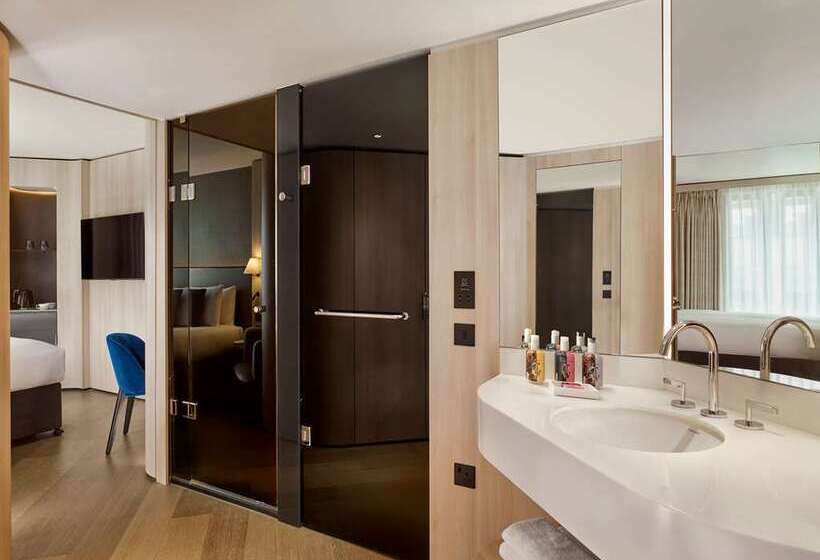 هتل The Westminster London, Curio Collection By Hilton