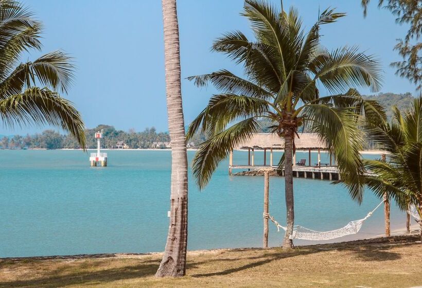 استراحتگاه The Aiyapura Koh Chang