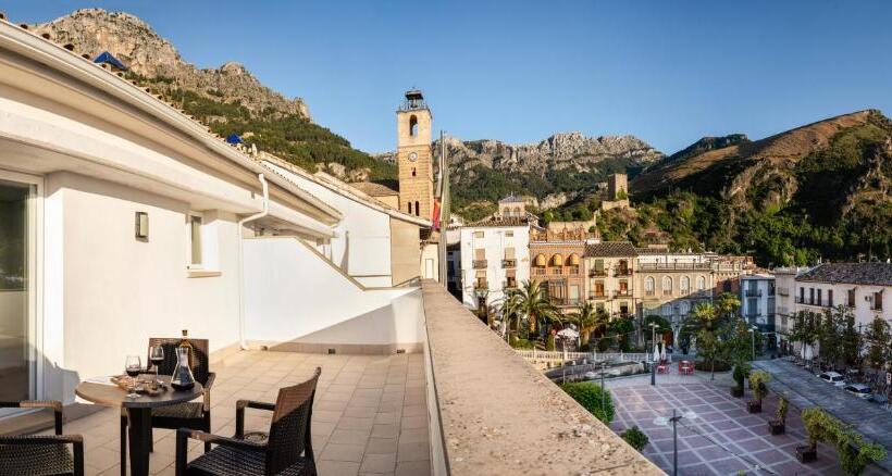 هتل Ciudad De Cazorla