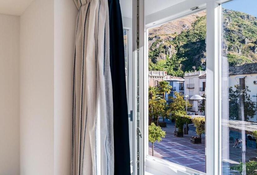 هتل Ciudad De Cazorla