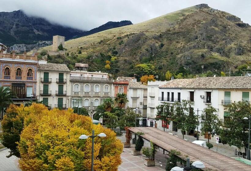 هتل Ciudad De Cazorla