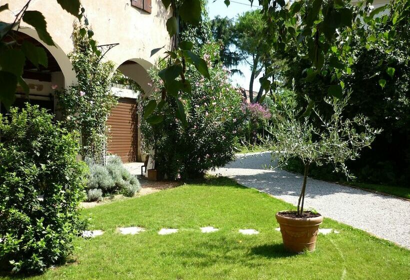 تختخواب و صبحانه Antica Casa Sandri