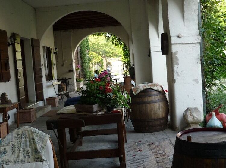 تختخواب و صبحانه Antica Casa Sandri