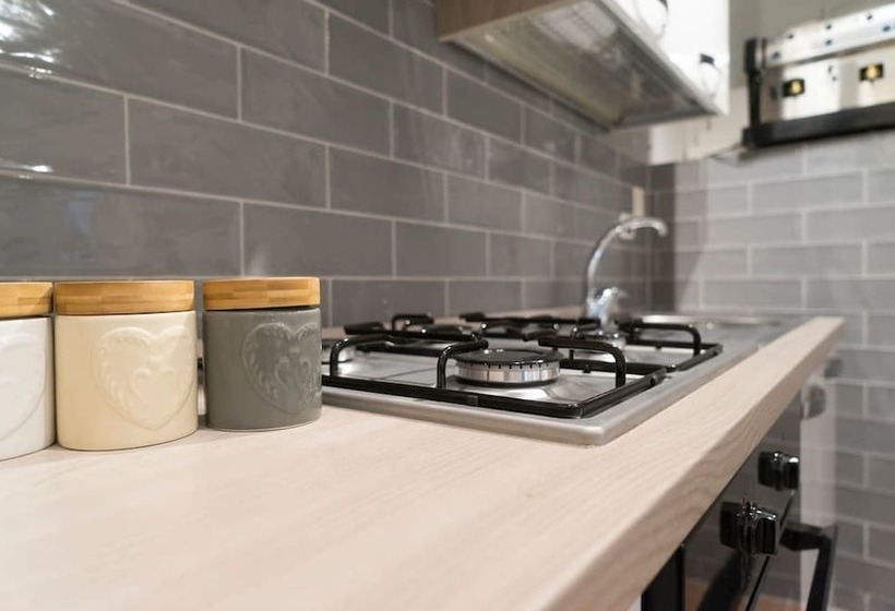 تختخواب و صبحانه Suite Dreams