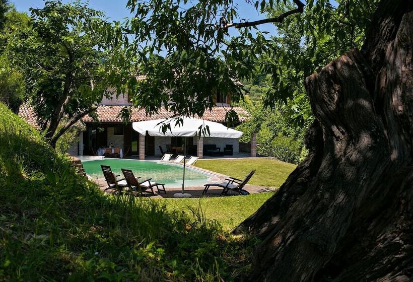 مسافرخانه Villa Melagrana