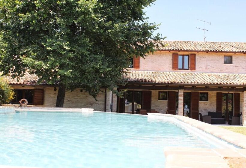 مسافرخانه Villa Melagrana