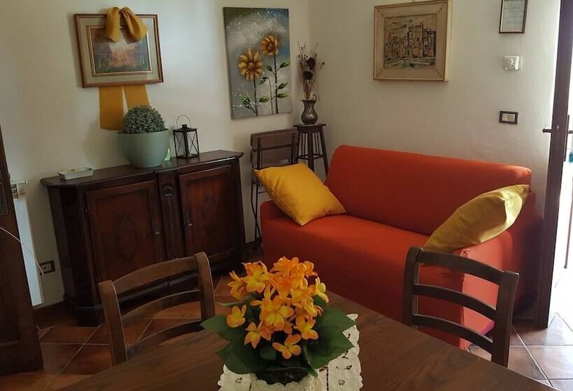 فندق ريفى Agriturismo Aiola