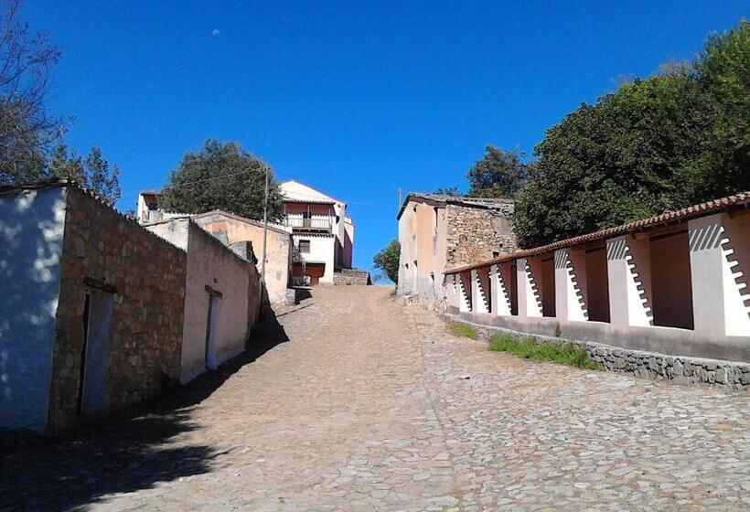 B&b I Menhir