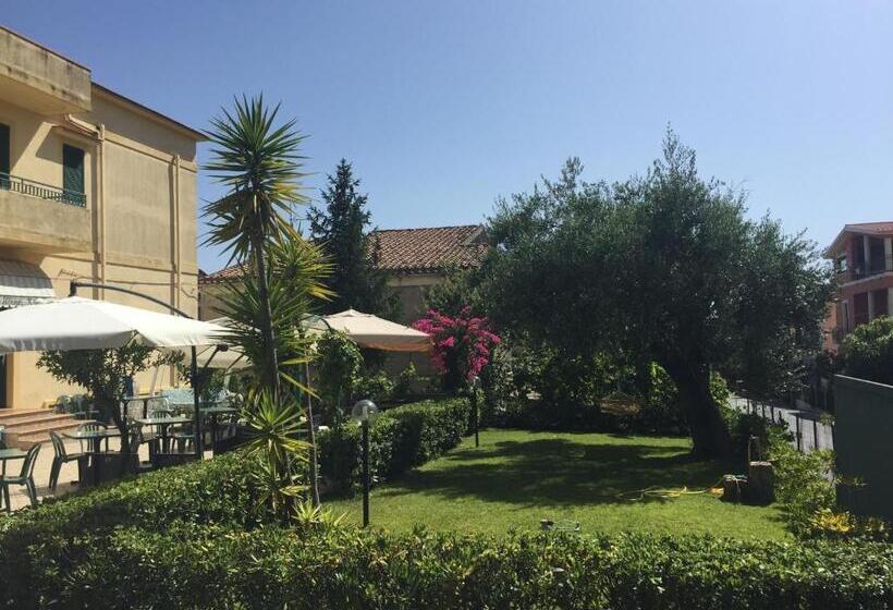 هتل Albergo Marla