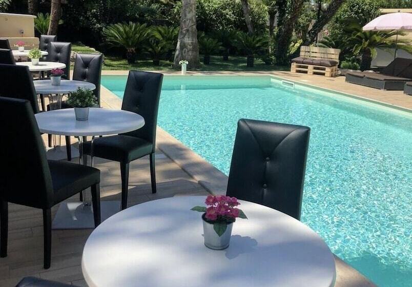 تختخواب و صبحانه Resort La Magnolia