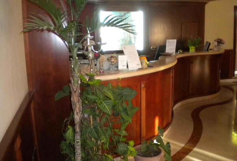 Belvedere Hotel Club