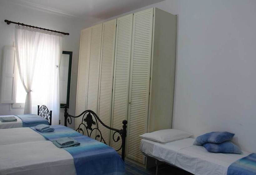 تختخواب و صبحانه Villa Dei Pini