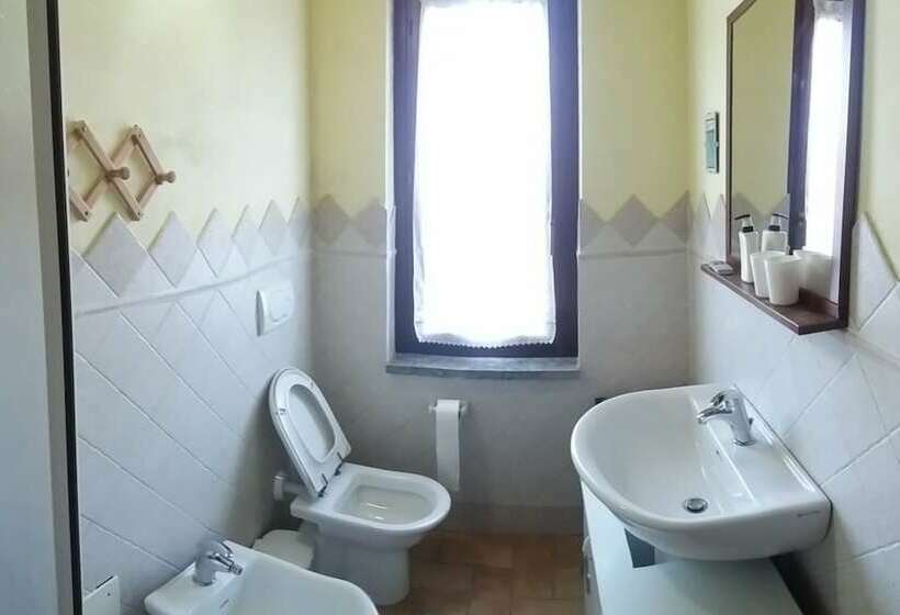 فندق ريفى Agriturismo Serratone