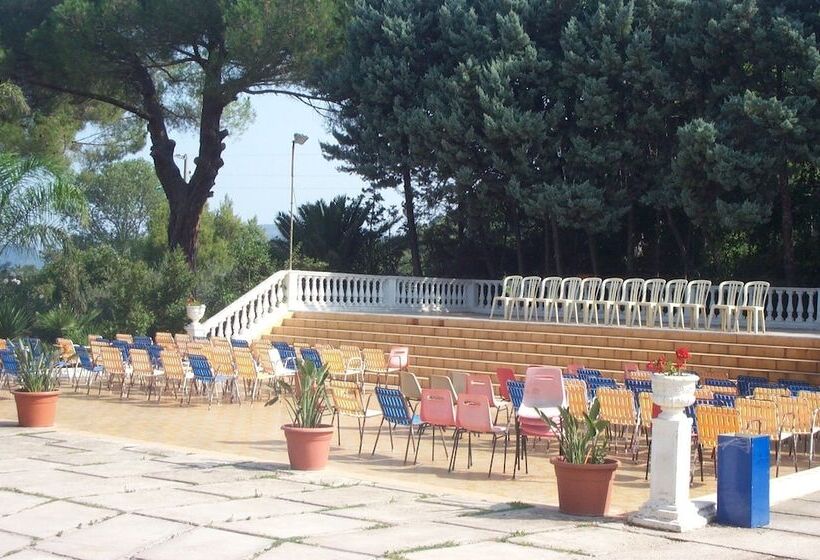 مسافرخانه Villa Passarelli