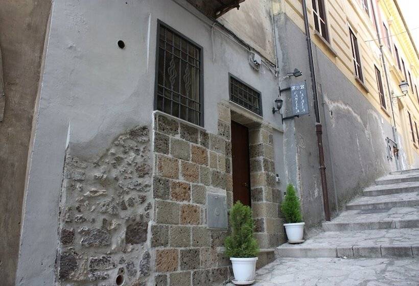 تختخواب و صبحانه L Antica Caiatia