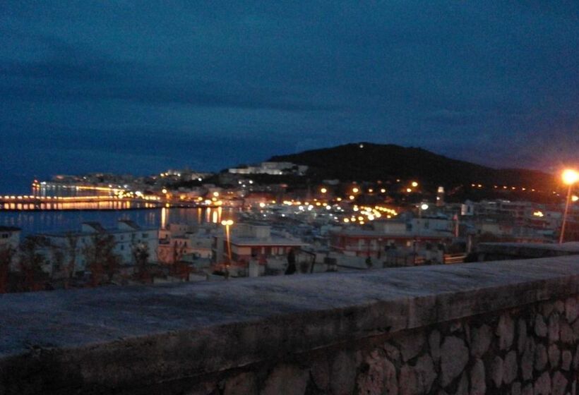 تختخواب و صبحانه Camere Riviera Di Ulisse