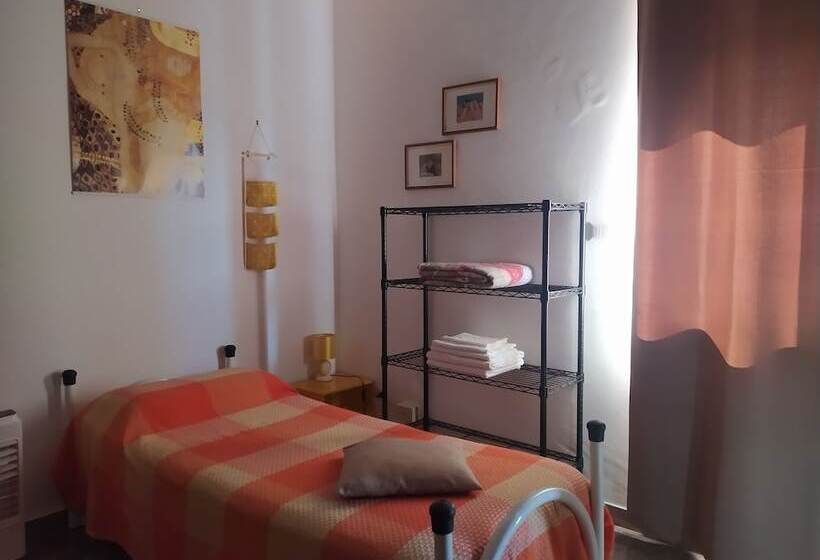 تختخواب و صبحانه Camere Riviera Di Ulisse