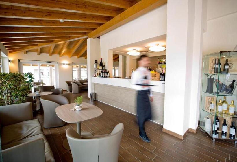 여관 Villa Carolina Resort