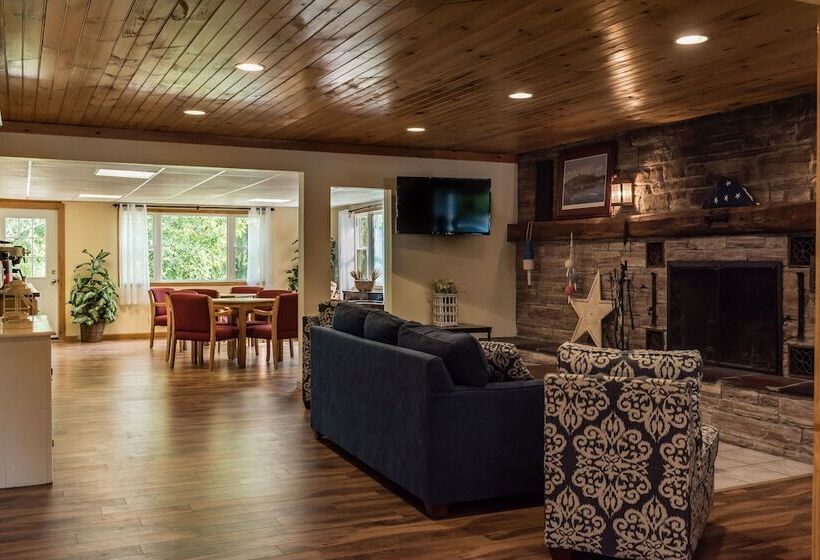 فندق Capt.'s Inn & Suites