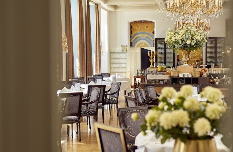 Grand Hotel Karel V