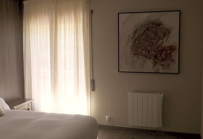 مسافرخانه Esteba