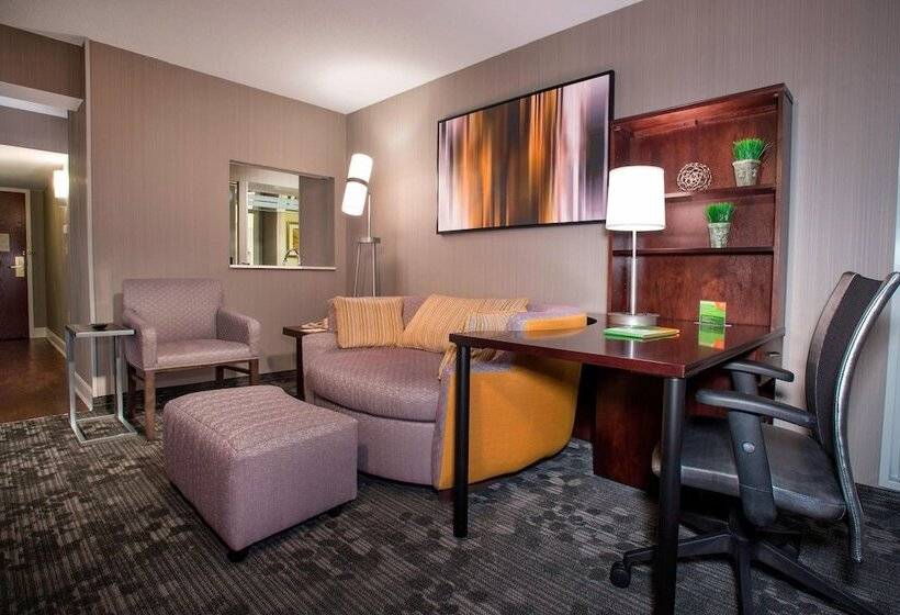 Отель Courtyard By Marriott Tysons Mclean