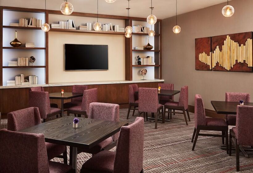 هتل Crowne Plaza Dallas Love Field   Med Area, An Ihg