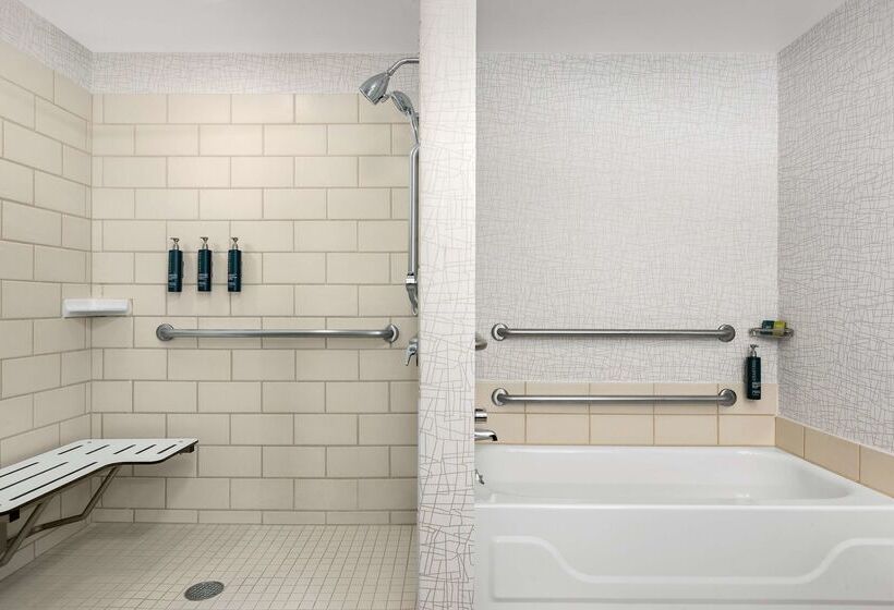 هتل Doubletree By Hilton Chicago O Hare Airport  Rosemont