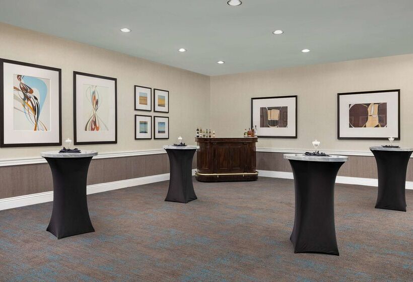 هتل Doubletree By Hilton Chicago O Hare Airport  Rosemont