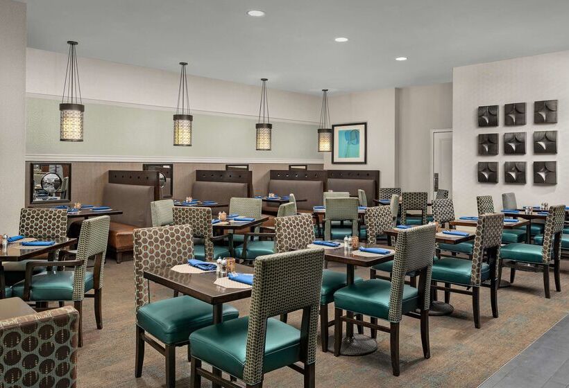هتل Doubletree By Hilton Chicago O Hare Airport  Rosemont