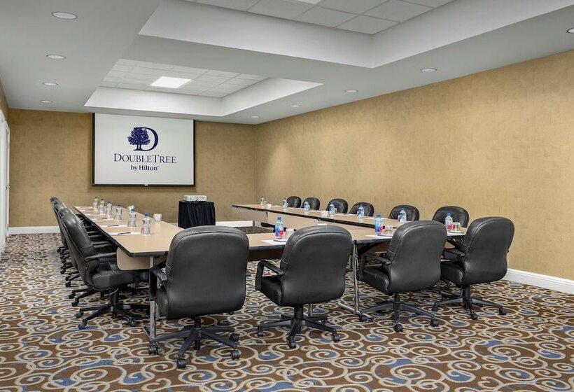 هتل Doubletree By Hilton Chicago O Hare Airport  Rosemont