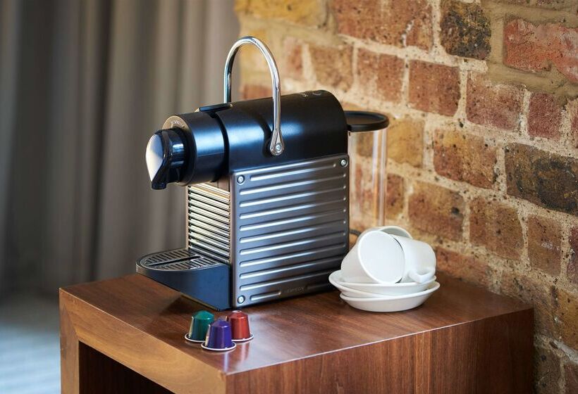 هتل Doubletree By Hilton  London  Docklands Riverside