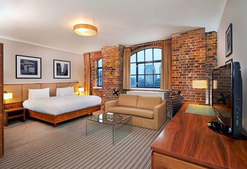 هتل Doubletree By Hilton  London  Docklands Riverside