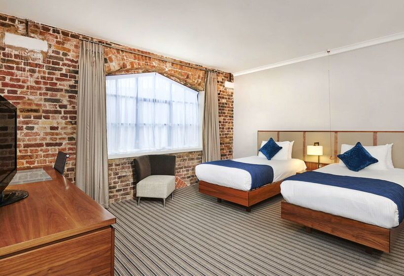 هتل Doubletree By Hilton  London  Docklands Riverside