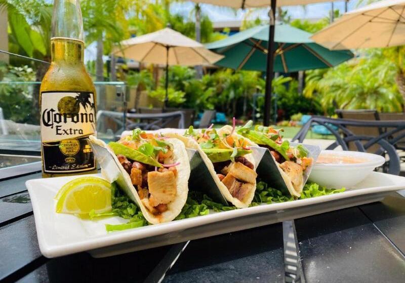 هتل Holiday Inn San Diego Bayside, An Ihg