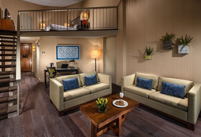 酒店 Maya   A Doubletree By Hilton
