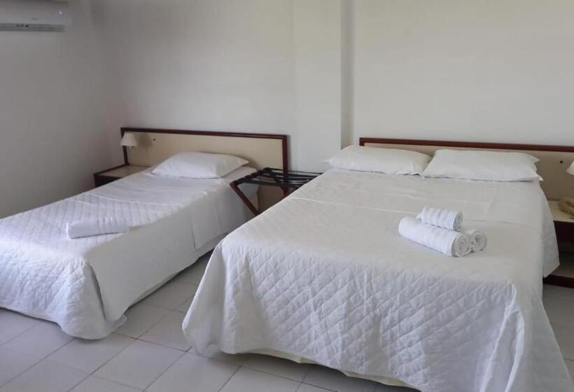 ホテル Manos Royal