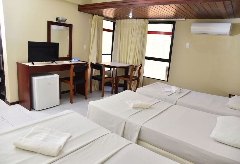 Отель Manos Royal