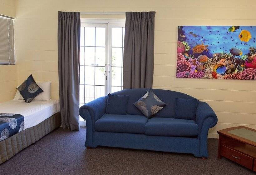 בית מלון כפרי White Lace Motor Inn