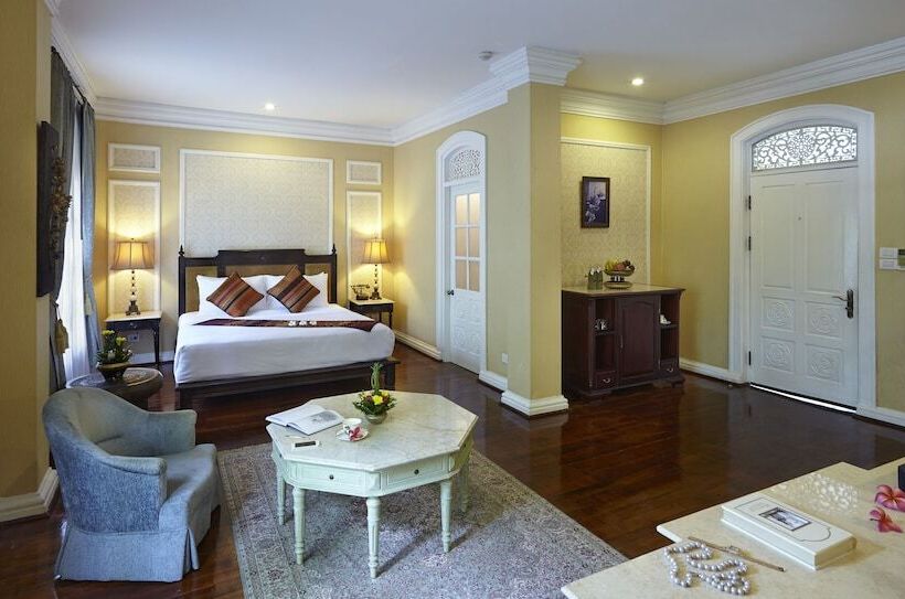 استراحتگاه Villa Santi