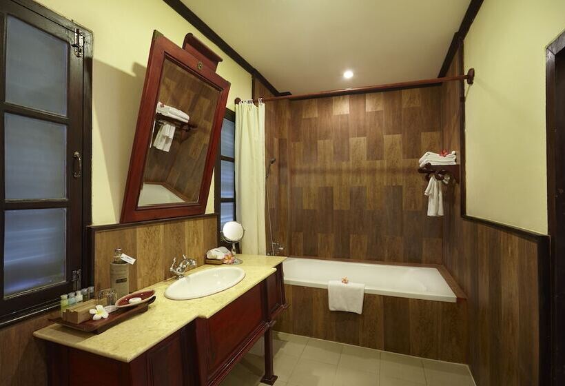 استراحتگاه Villa Santi