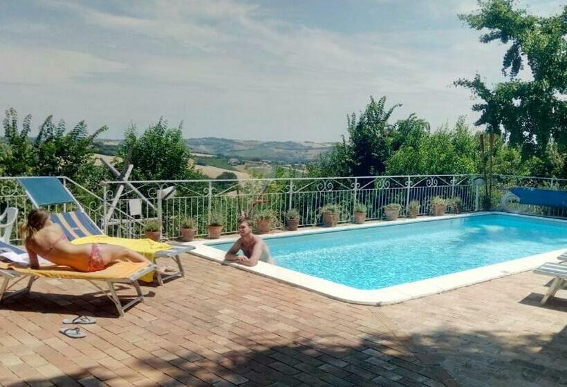 مبيت وإفطار Casale Civetta