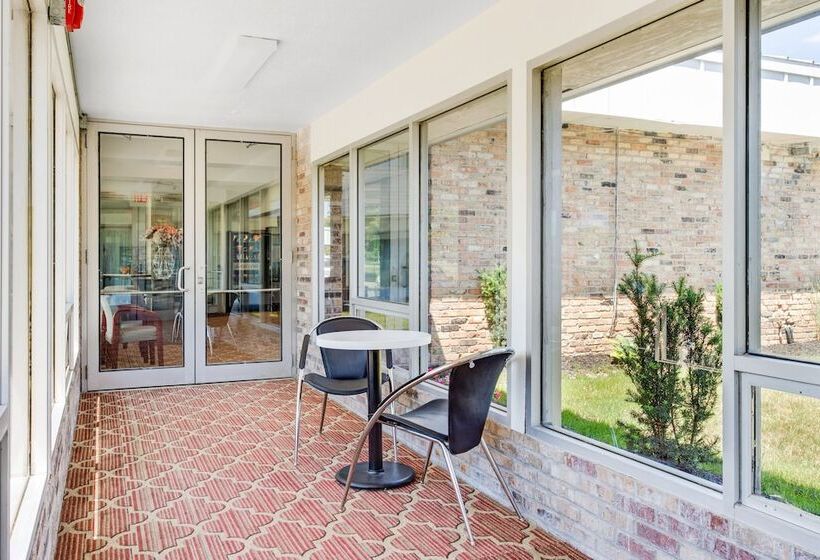 מוטל Oyo Hotel Mona Lake Muskegon