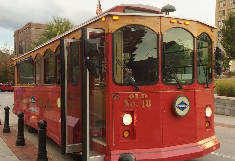 Crowne Plaza Resort Asheville, An Ihg