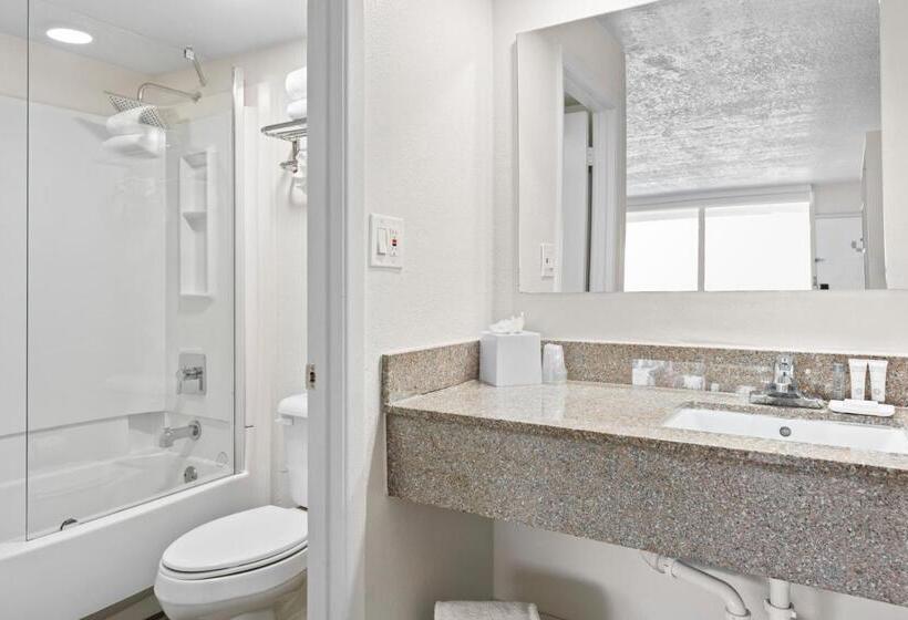 هتل Developer Inn Maingate, A Baymont By Wyndham