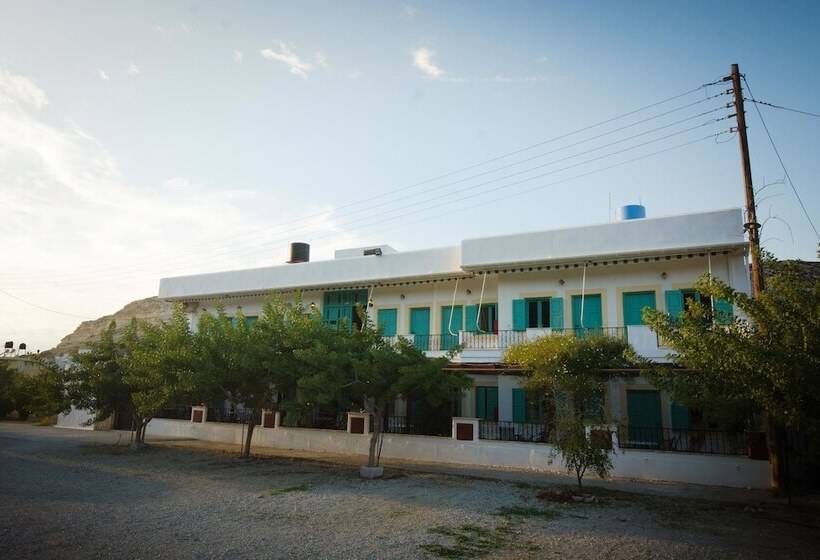 فندق Dimitris Villa