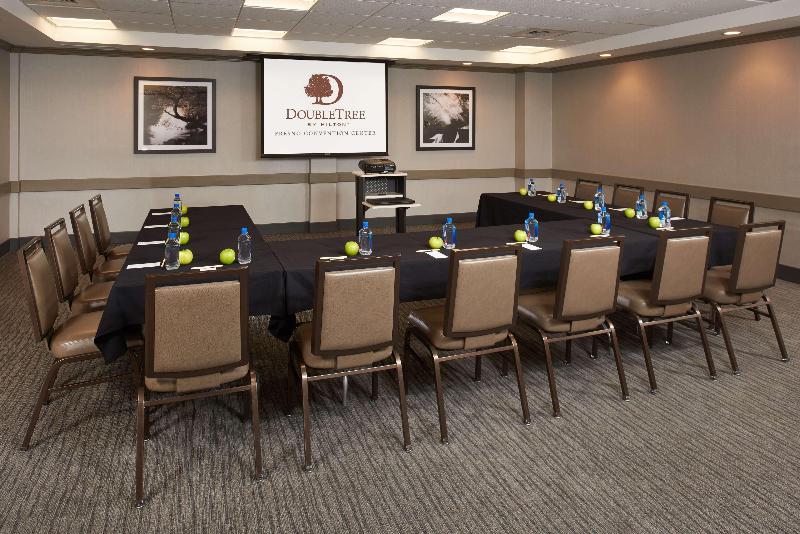 هتل Doubletree By Hilton Fresno Convention Center